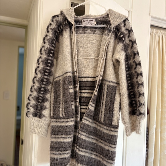 Icelandic wool sweater - Picture 2 of 5